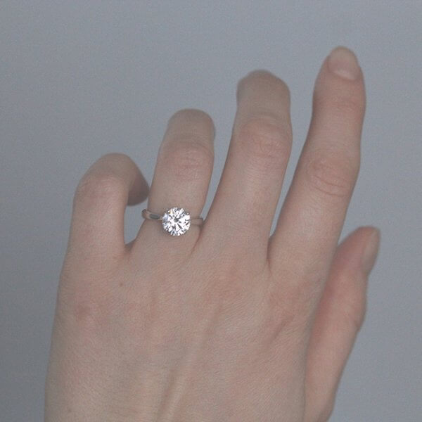 Classic Moissanite Engegement Ring OroSpot