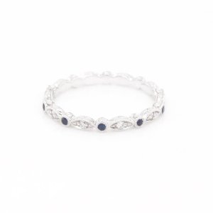 Delicate-sapphire-and-diamond-engraved-band
