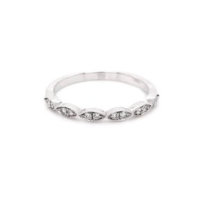 Modern Diamond hal way band OroSpot