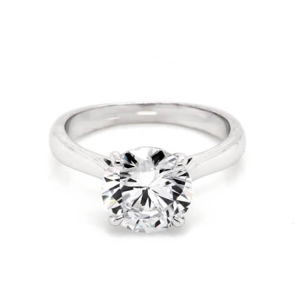 Solitaire Classic Moissanite Engagement Ring