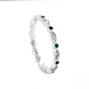 Thin Diamond with Emeralds Weeding Ring