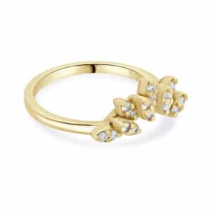 Curved band with a nest of diamonds, featuring a unique and contemporary design.