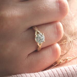 Elegant vintage Moissanite Engagement Ring