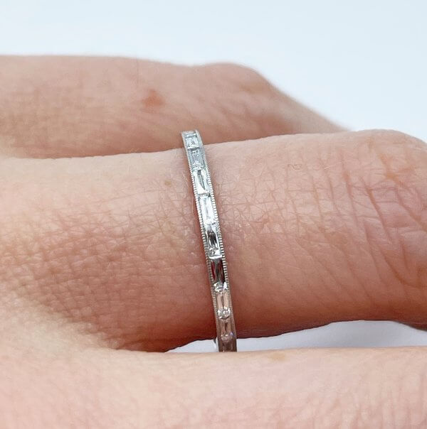 Channel diamond thin band