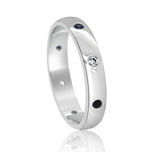 Alternating diamonds and sapphires wedding band