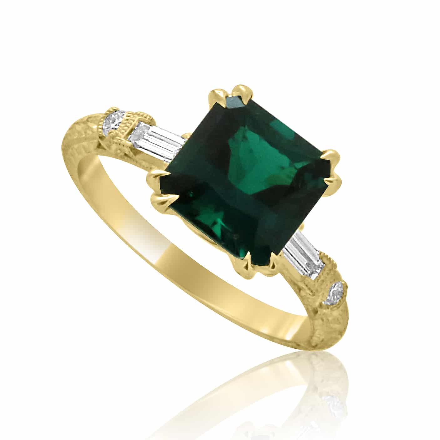 Green emerald vintage diamond ring by OroSpot