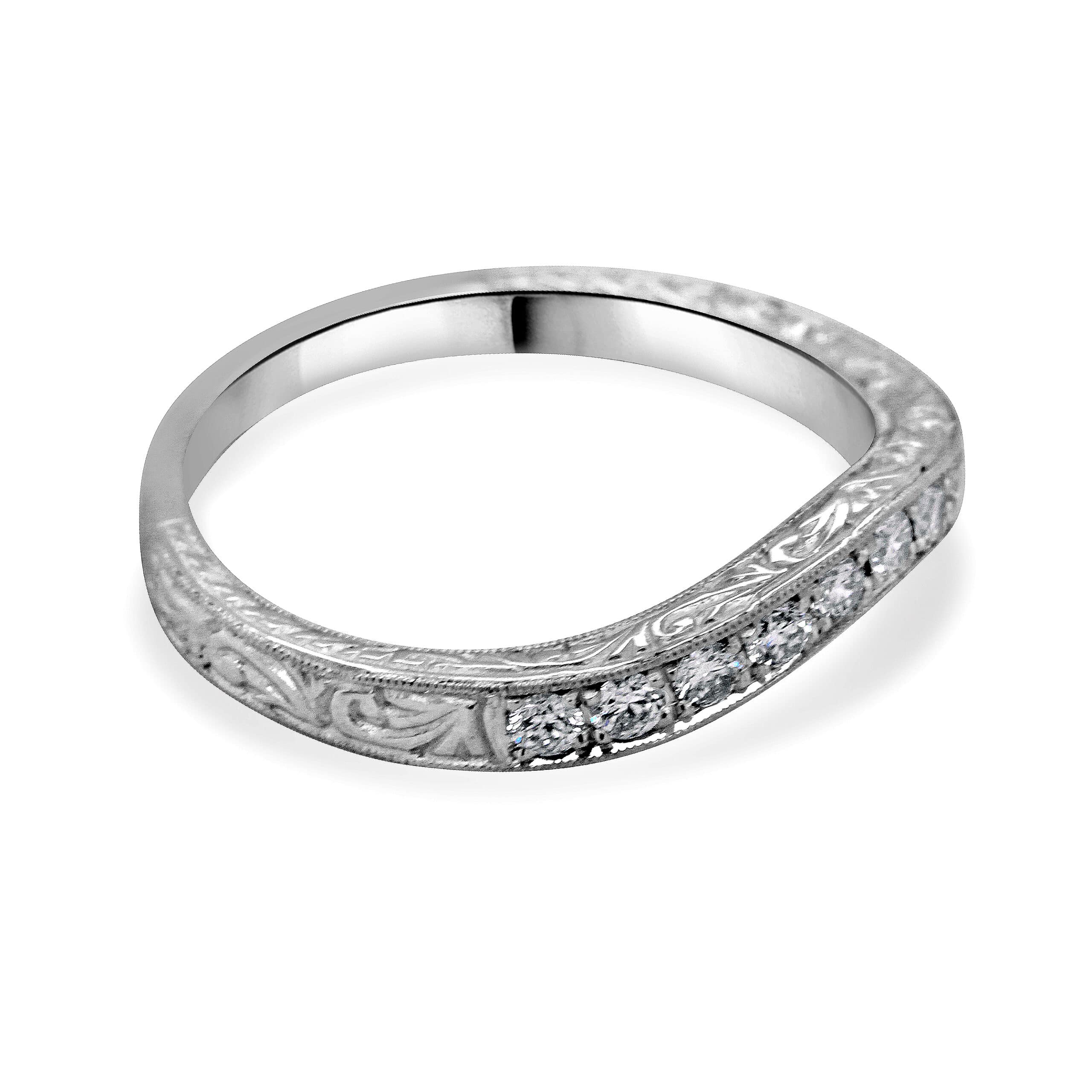 Vintage diamond curved band | OroSpot